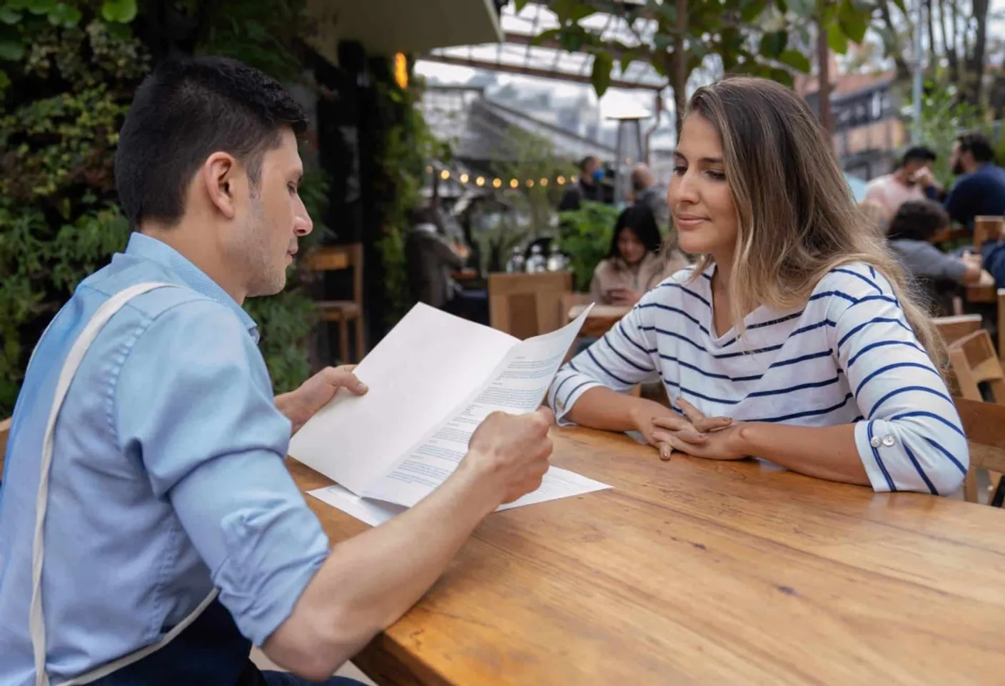 Entrevista para Camarero: Preguntas para el trabajo